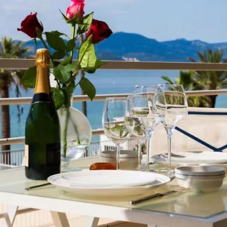 Before Making A Reservation Request, Must Read Profile Host Section At Bottom Of Page, Otherwise Your Request Will Be Refused # Luxury In # Apartment *